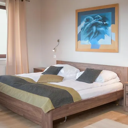 Royal Panzió 4*
