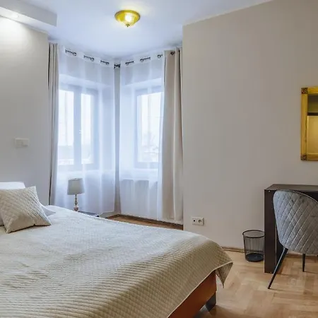 Royal Oda ve Kahvaltı 4*